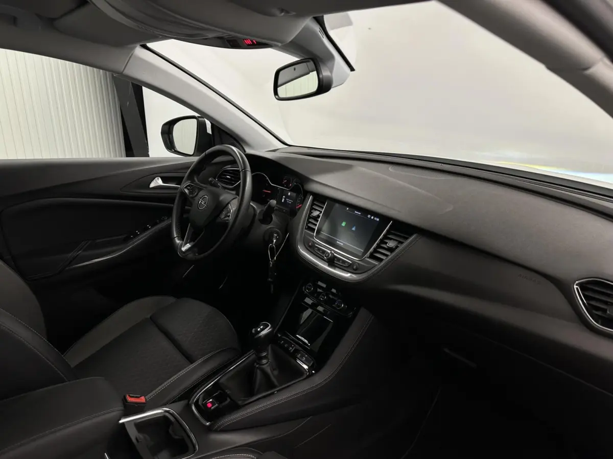 1.2 Turbo Business Executive CAMERA TREKHAAK CARPLAY LM NAVI ECC CRUISE.