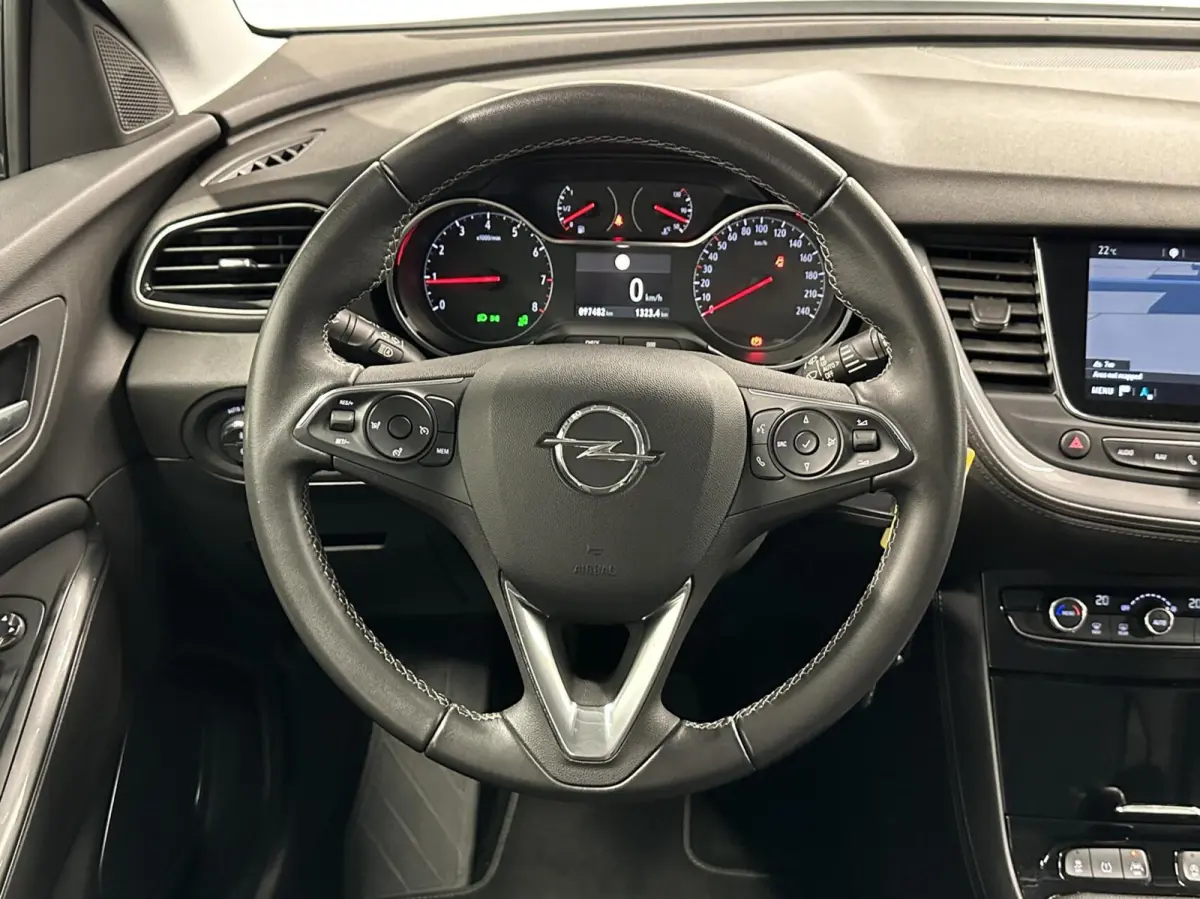 1.2 Turbo Business Executive CAMERA TREKHAAK CARPLAY LM NAVI ECC CRUISE.