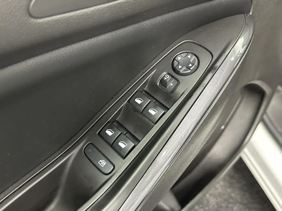 1.2 Turbo Business Executive CAMERA TREKHAAK CARPLAY LM NAVI ECC CRUISE.