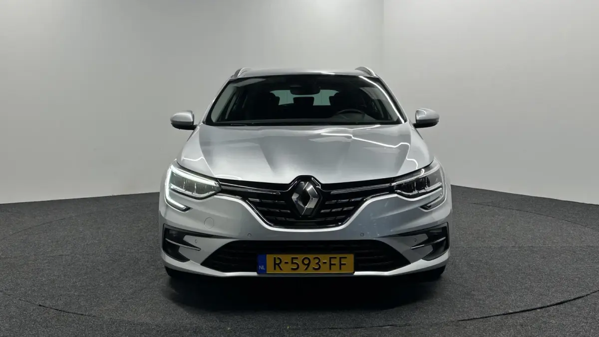 1.3 TCe Intens NAVI CARPLAY CRUISE LM ECC.