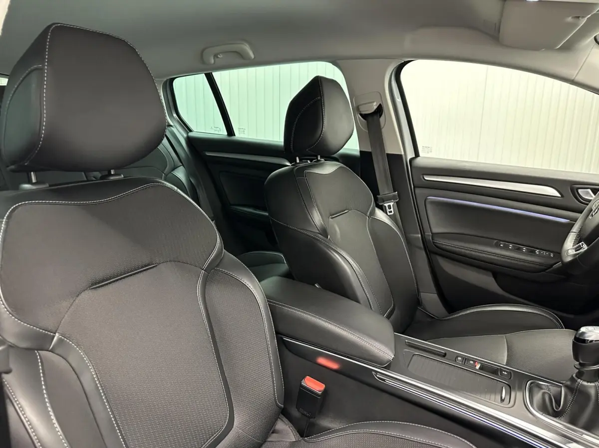 1.3 TCe Intens NAVI CARPLAY CRUISE LM ECC.