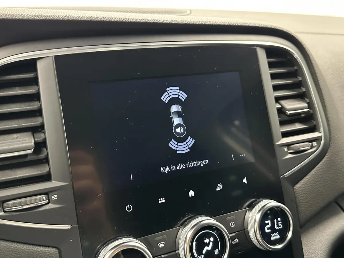 1.3 TCe Intens NAVI CARPLAY CRUISE LM ECC.