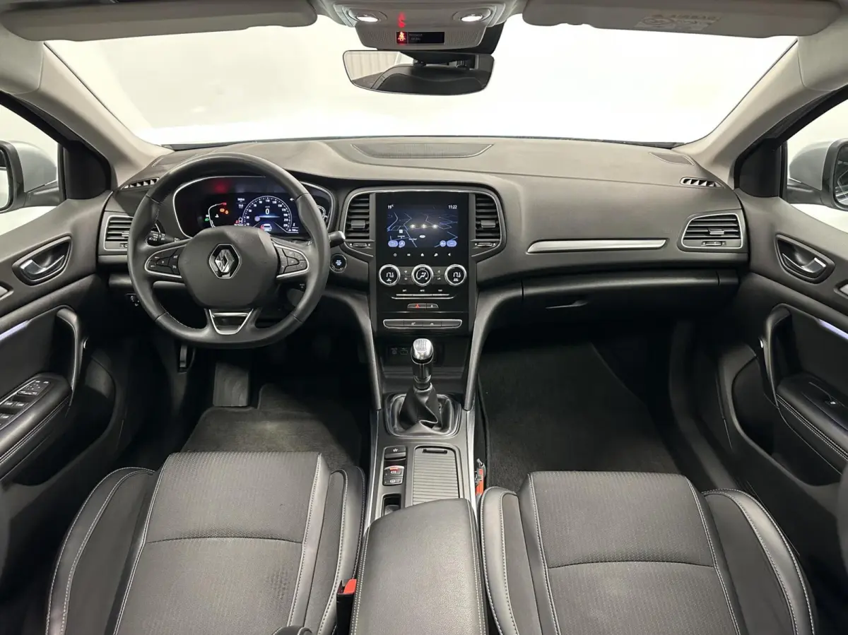 1.3 TCe Intens NAVI CARPLAY CRUISE LM ECC.