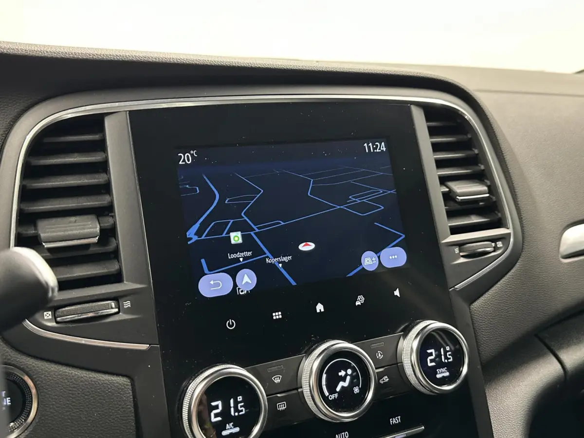 1.3 TCe Intens NAVI CARPLAY CRUISE LM ECC.