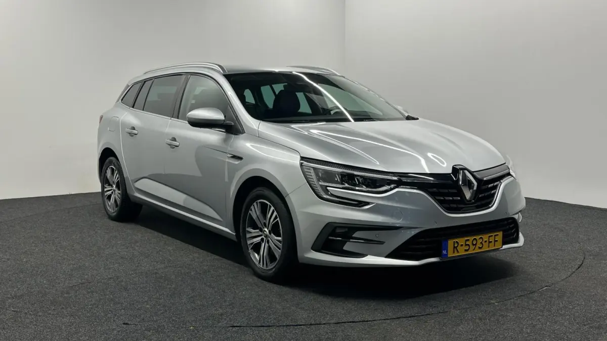 1.3 TCe Intens NAVI CARPLAY CRUISE LM ECC.