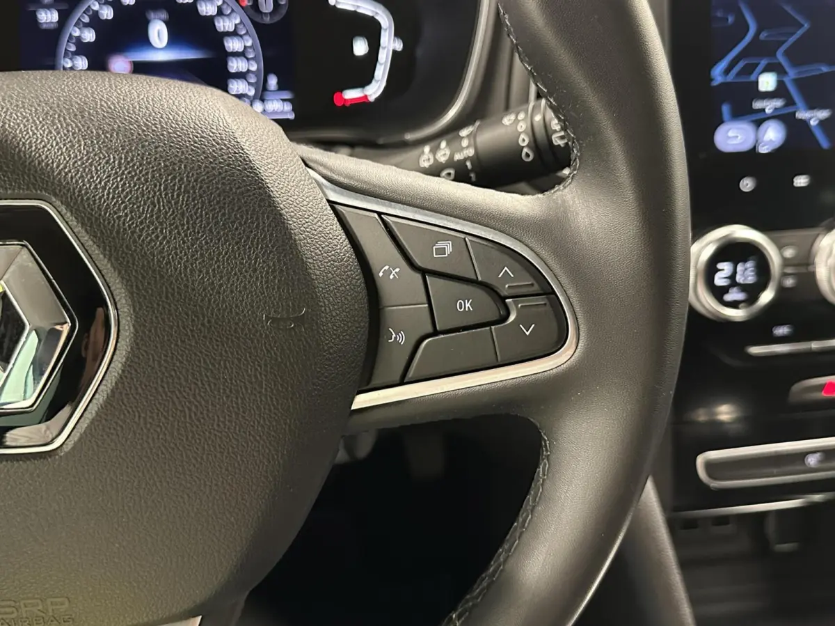 1.3 TCe Intens NAVI CARPLAY CRUISE LM ECC.