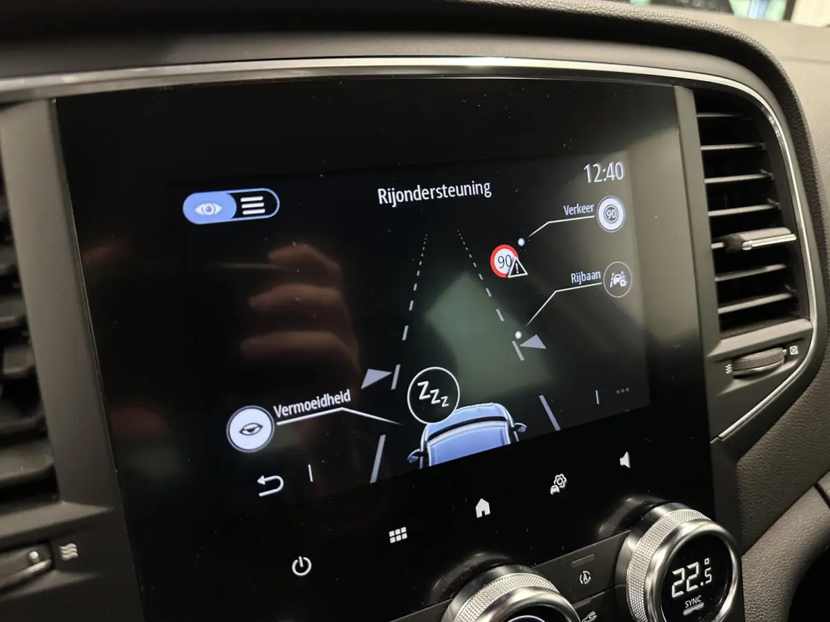 1.3 TCe Intens NAVI CARPLAY CRUISE LM ECC.