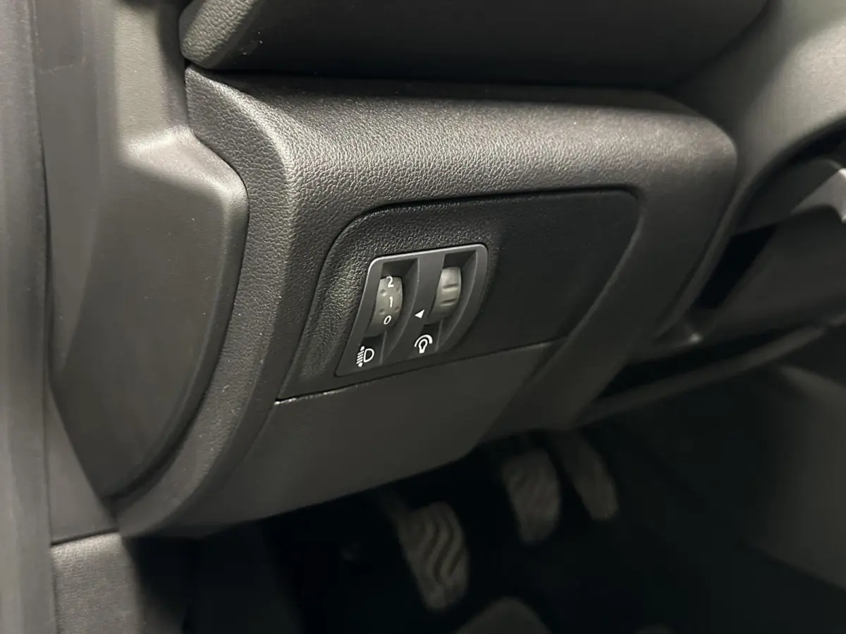 1.3 TCe Intens NAVI CARPLAY CRUISE LM ECC.