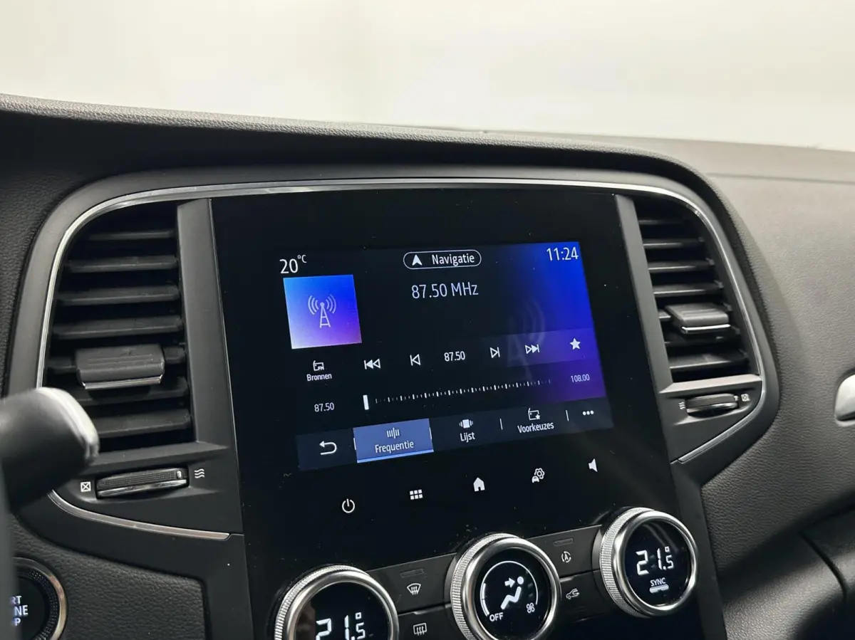 1.3 TCe Intens NAVI CARPLAY CRUISE LM ECC.