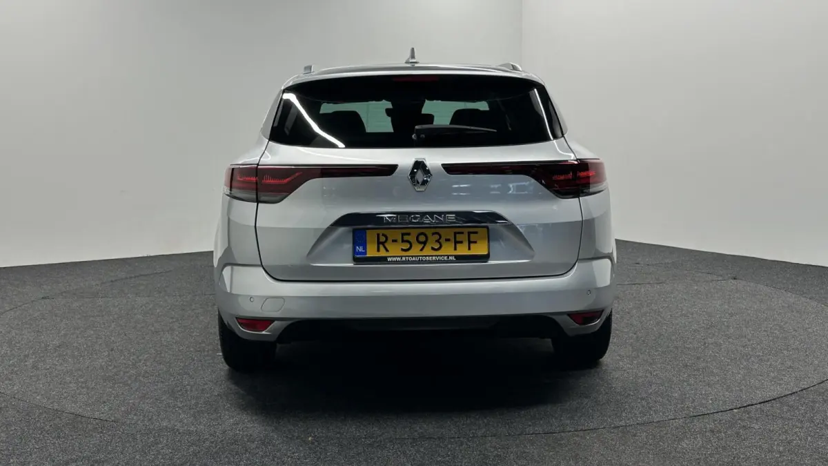 1.3 TCe Intens NAVI CARPLAY CRUISE LM ECC.