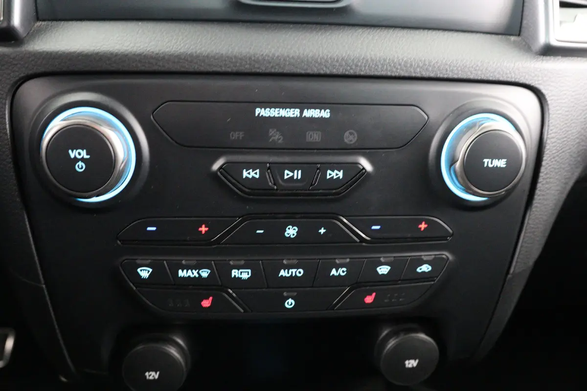 2.0 EcoBlue Raptor | Trekhaak | Clima | Camera | Stoelverwarming | Navi | Side-Bars | Roll Cover | DAB | Cruise Control | LED | Parkeersensoren V+A |