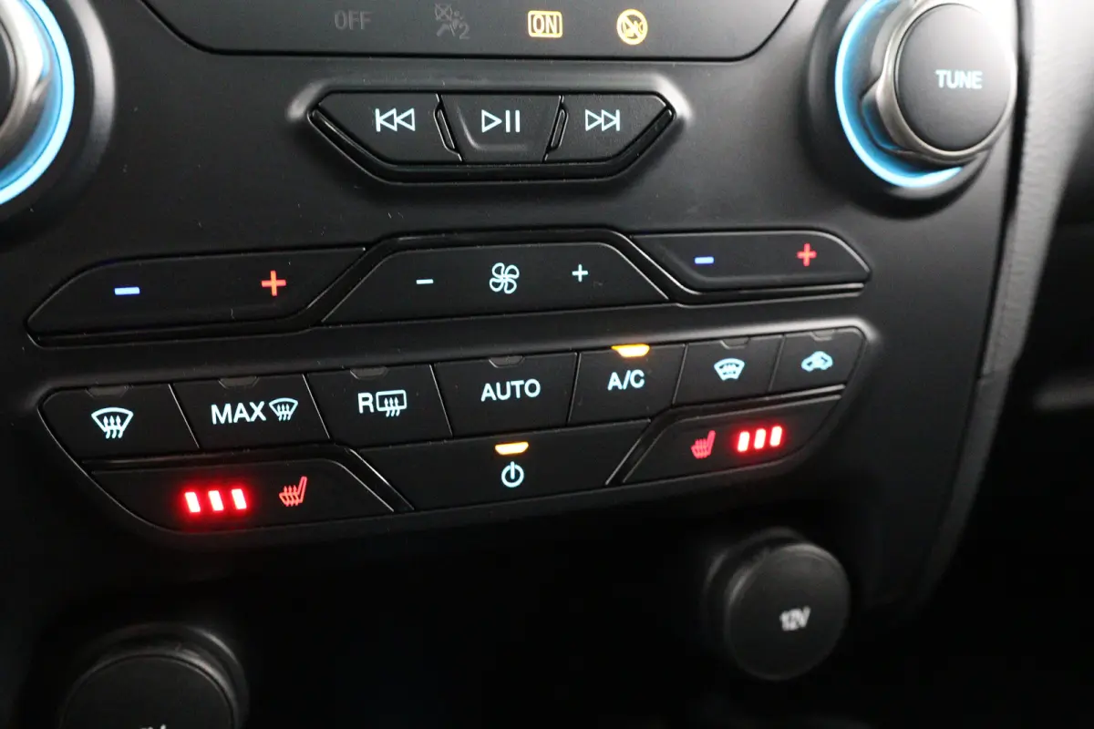 2.0 EcoBlue Raptor | Trekhaak | Clima | Camera | Stoelverwarming | Navi | Side-Bars | Roll Cover | DAB | Cruise Control | LED | Parkeersensoren V+A |