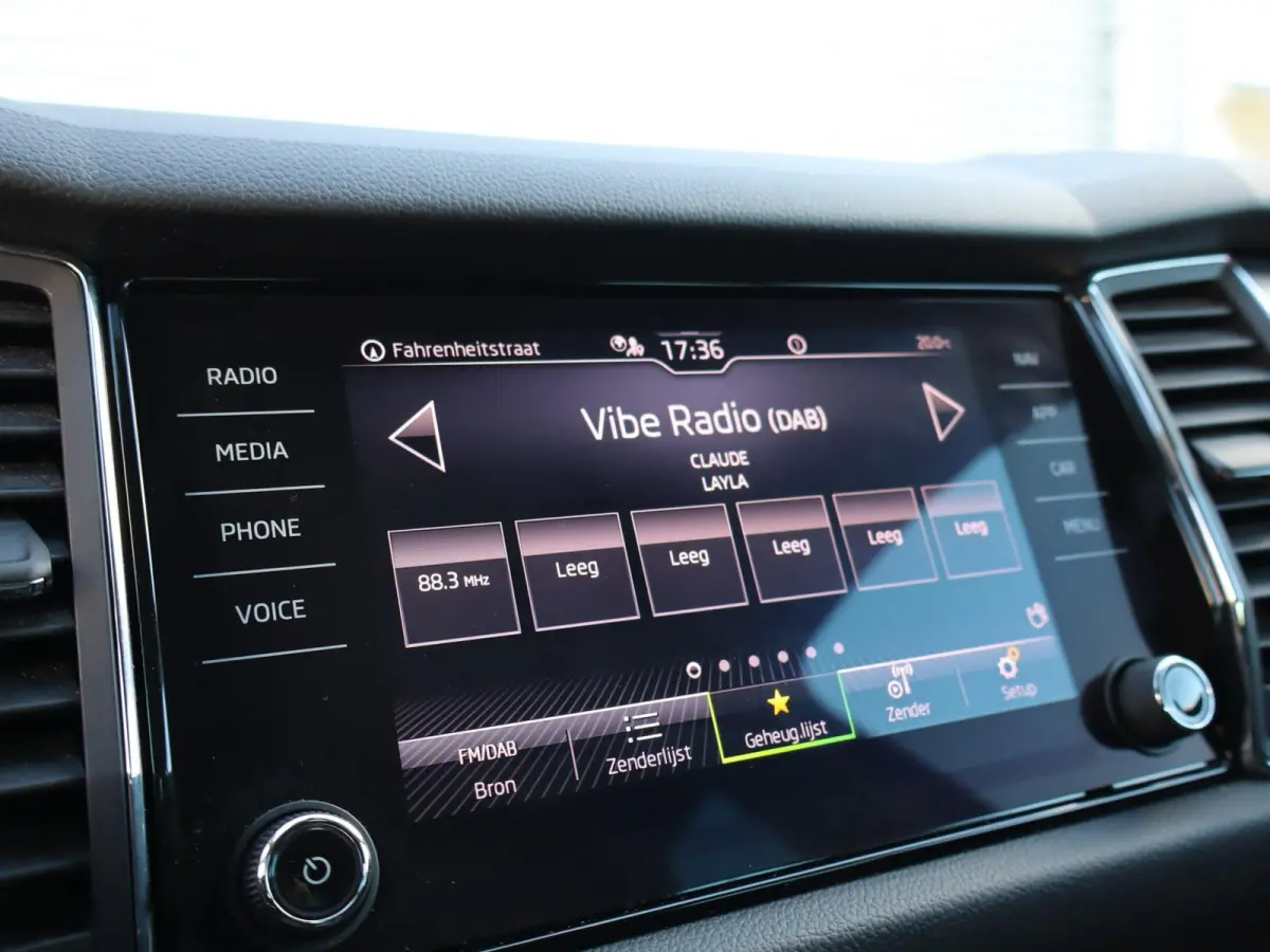 1.5 TSI 150pk DSG Business Edition | Cruise Control | Functie Pakket | Voorstoelen verwarmd | Apple Carplay/Android Auto | Trekhaak | PDC Voor & Achter