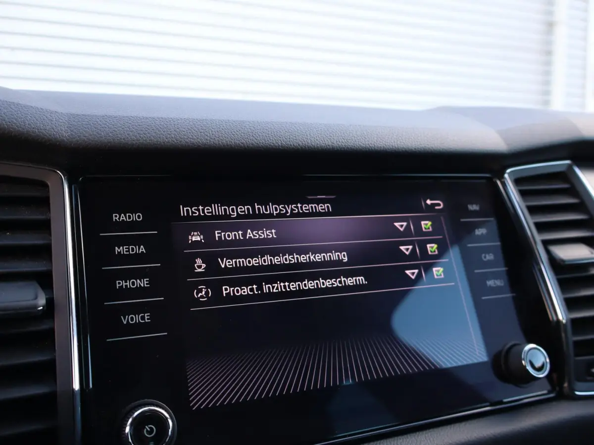 1.5 TSI 150pk DSG Business Edition | Cruise Control | Functie Pakket | Voorstoelen verwarmd | Apple Carplay/Android Auto | Trekhaak | PDC Voor & Achter