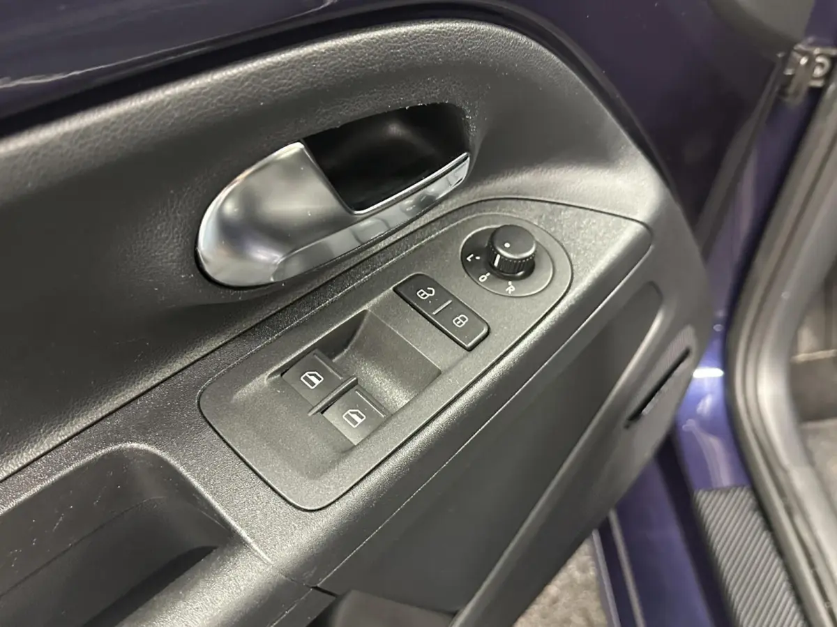 1.0 Sport Connect AIRCO CRUISE NAVI 5 DEURS 108000 KM.