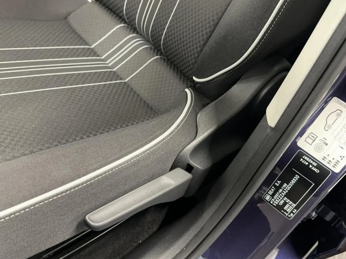 1.0 Sport Connect AIRCO CRUISE NAVI 5 DEURS 108000 KM.