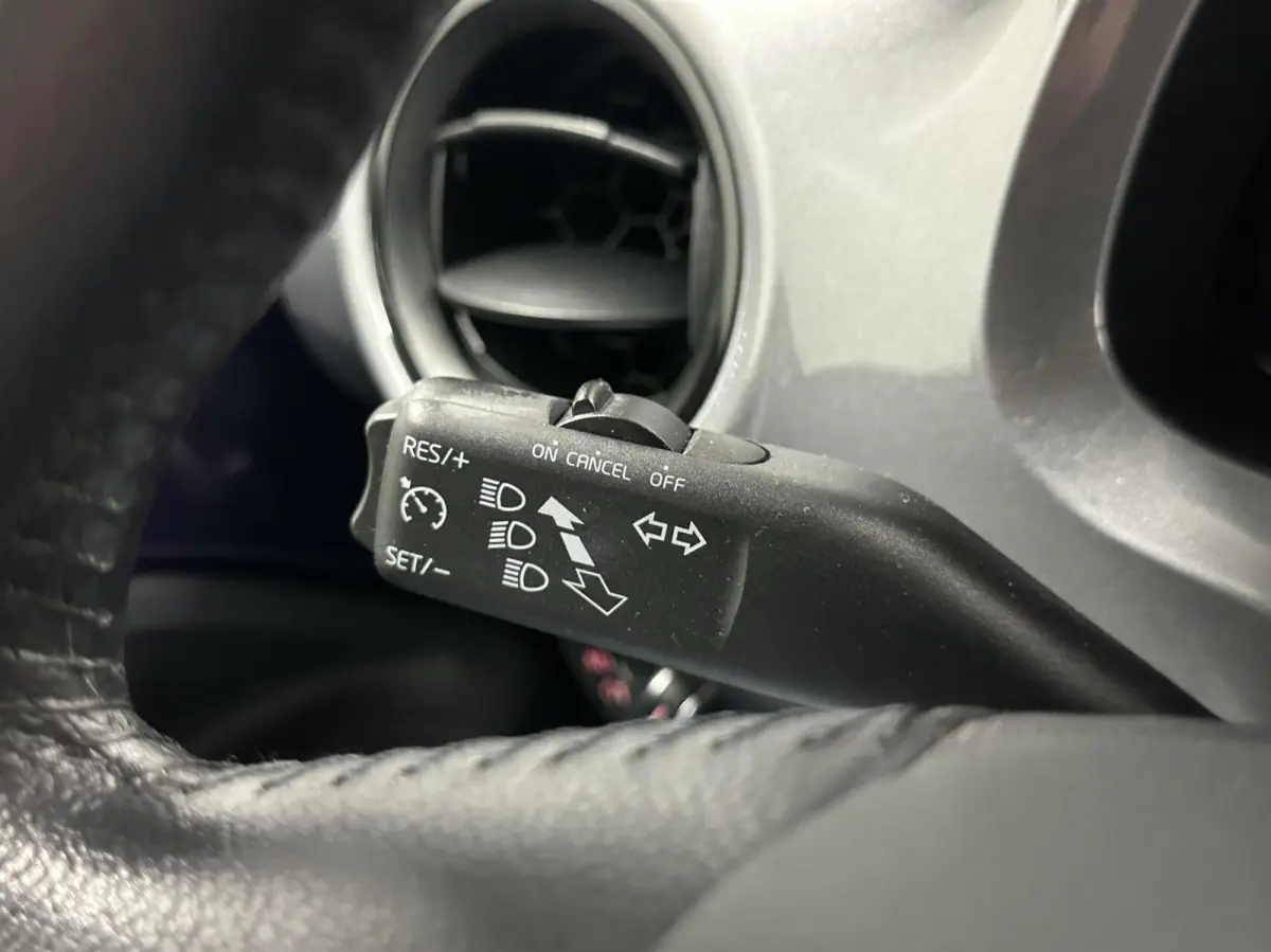1.0 Sport Connect AIRCO CRUISE NAVI 5 DEURS 108000 KM.