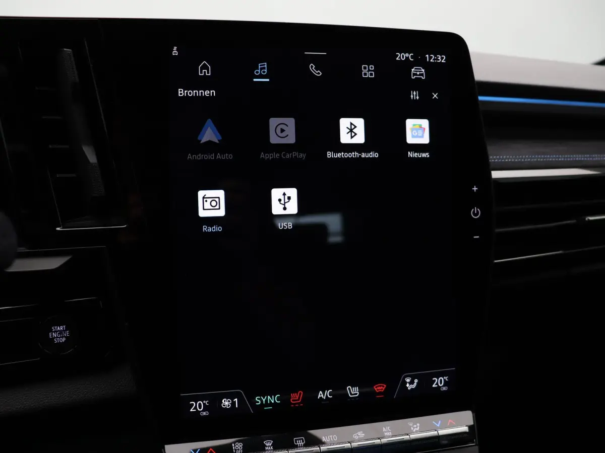 1.2 E-Tech full hybrid 200 techno esprit Alpine | Stoelverwarming | Voorruitverwarming | Elektrisch bedienbare stoelen | Achteruitrijcamera | Navigatie |