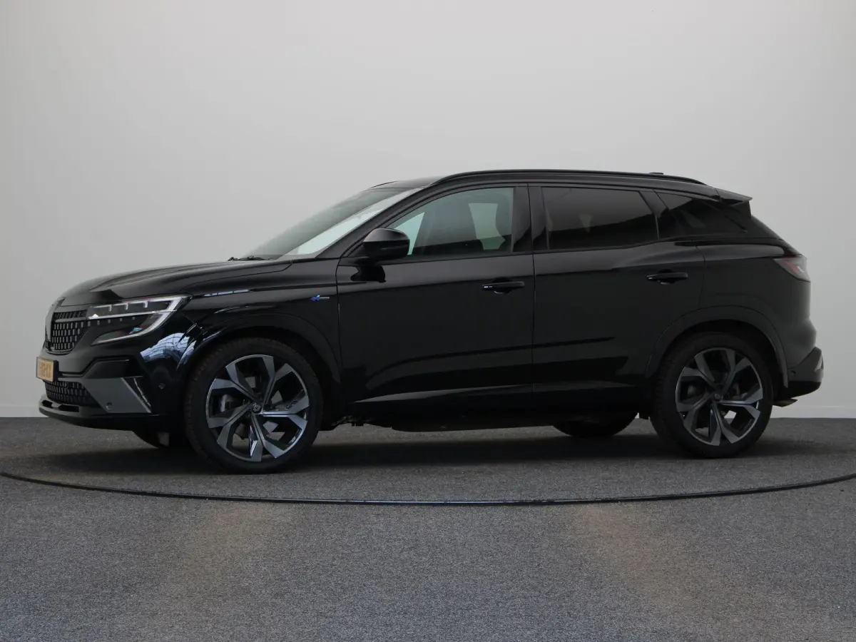 1.2 E-Tech full hybrid 200 techno esprit Alpine | Stoelverwarming | Voorruitverwarming | Elektrisch bedienbare stoelen | Achteruitrijcamera | Navigatie |