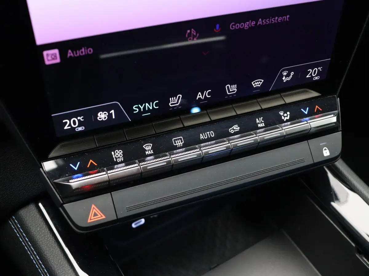 1.2 E-Tech full hybrid 200 techno esprit Alpine | Stoelverwarming | Voorruitverwarming | Elektrisch bedienbare stoelen | Achteruitrijcamera | Navigatie |
