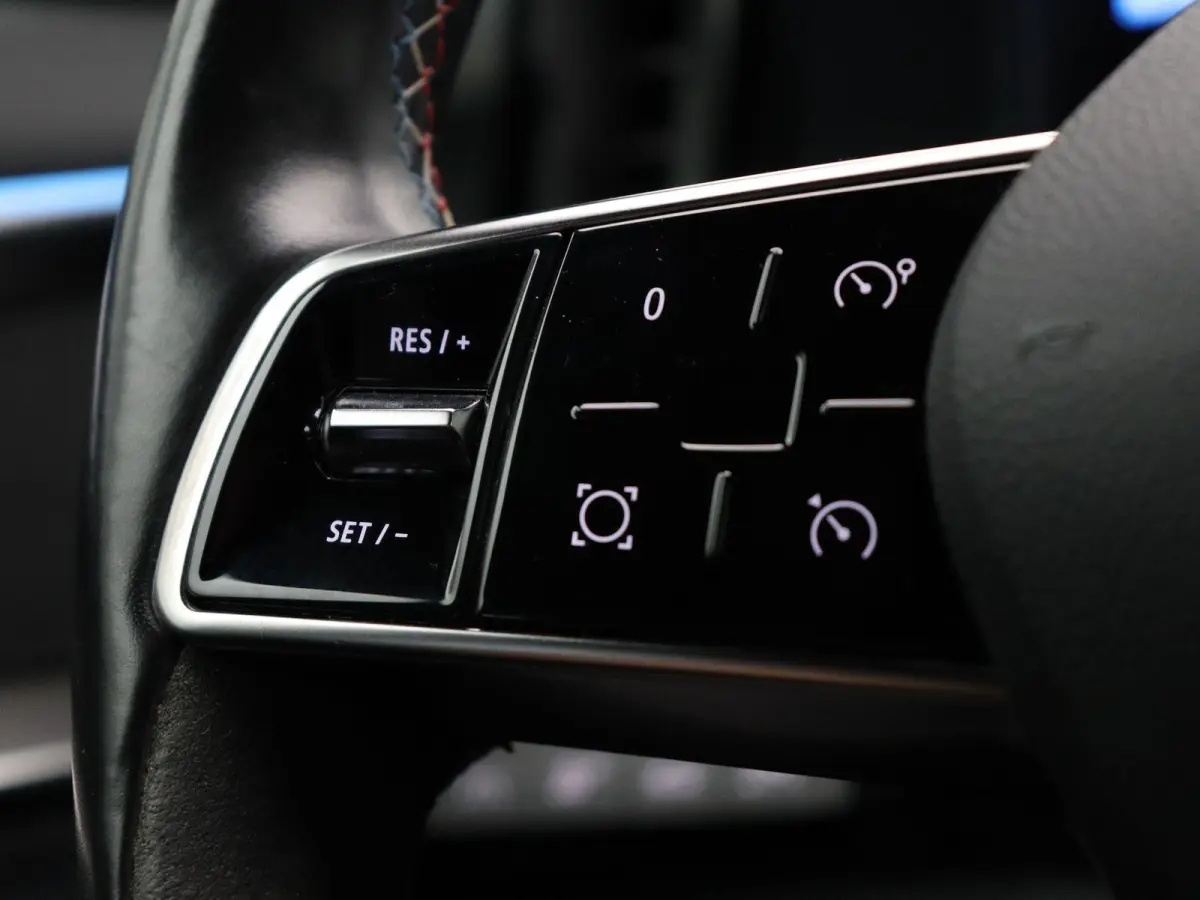 1.2 E-Tech full hybrid 200 techno esprit Alpine | Stoelverwarming | Voorruitverwarming | Elektrisch bedienbare stoelen | Achteruitrijcamera | Navigatie |