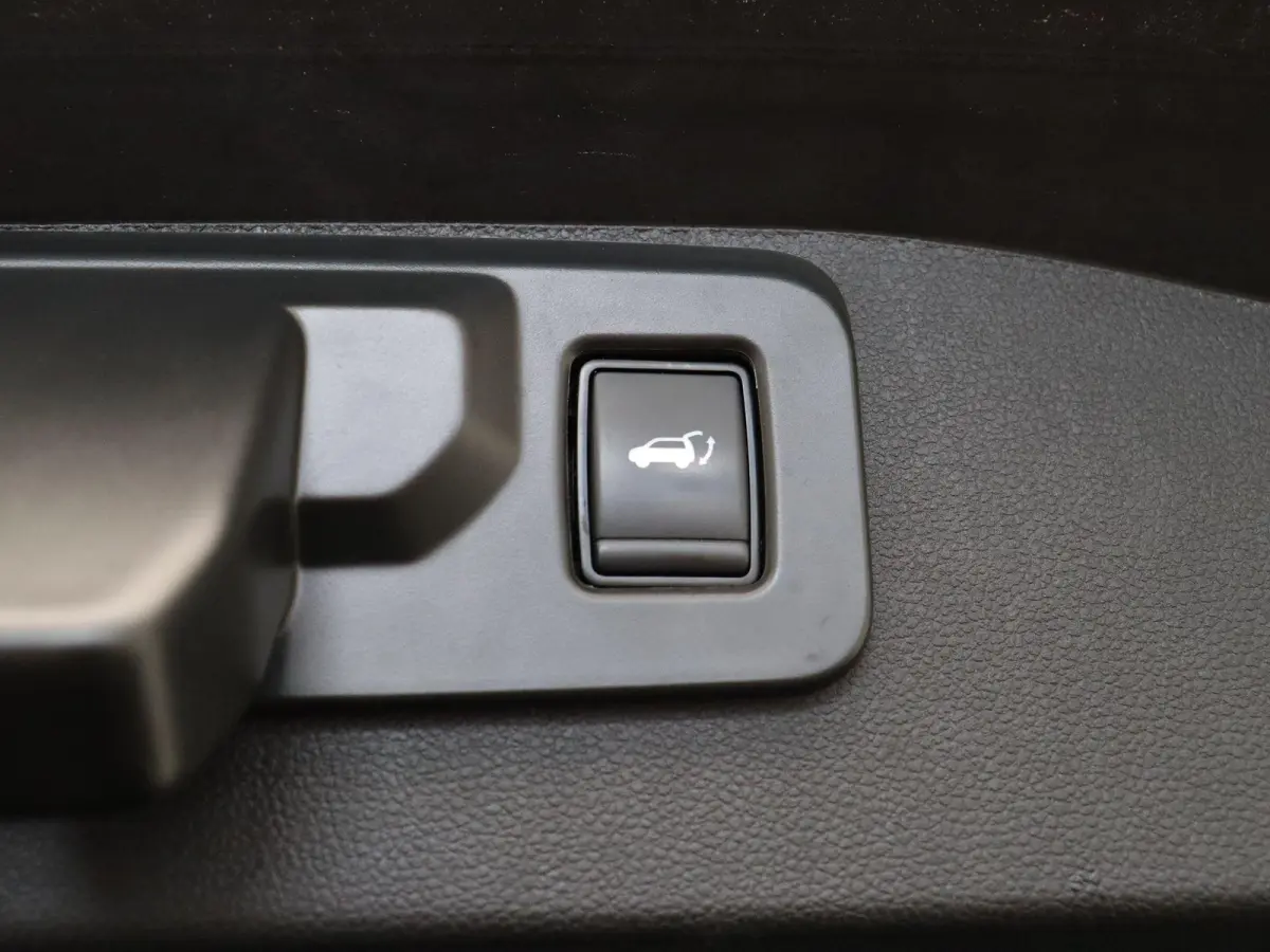 1.2 E-Tech full hybrid 200 techno esprit Alpine | Stoelverwarming | Voorruitverwarming | Elektrisch bedienbare stoelen | Achteruitrijcamera | Navigatie |