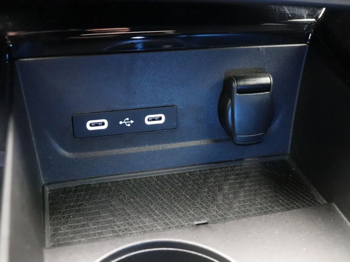 1.2 E-Tech full hybrid 200 techno esprit Alpine | Stoelverwarming | Voorruitverwarming | Elektrisch bedienbare stoelen | Achteruitrijcamera | Navigatie |