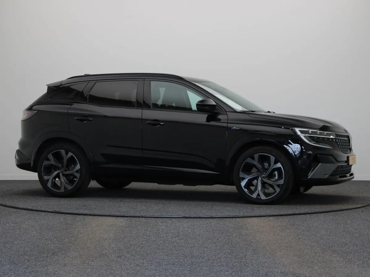 1.2 E-Tech full hybrid 200 techno esprit Alpine | Stoelverwarming | Voorruitverwarming | Elektrisch bedienbare stoelen | Achteruitrijcamera | Navigatie |