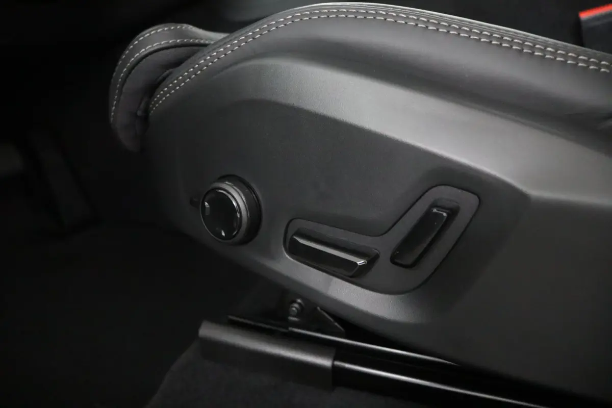 T8 AWD Ultra Black Edition | Luchtvering | Trekhaak | Bowers & Wilkins | Snel Leverbaar | BTW Auto |