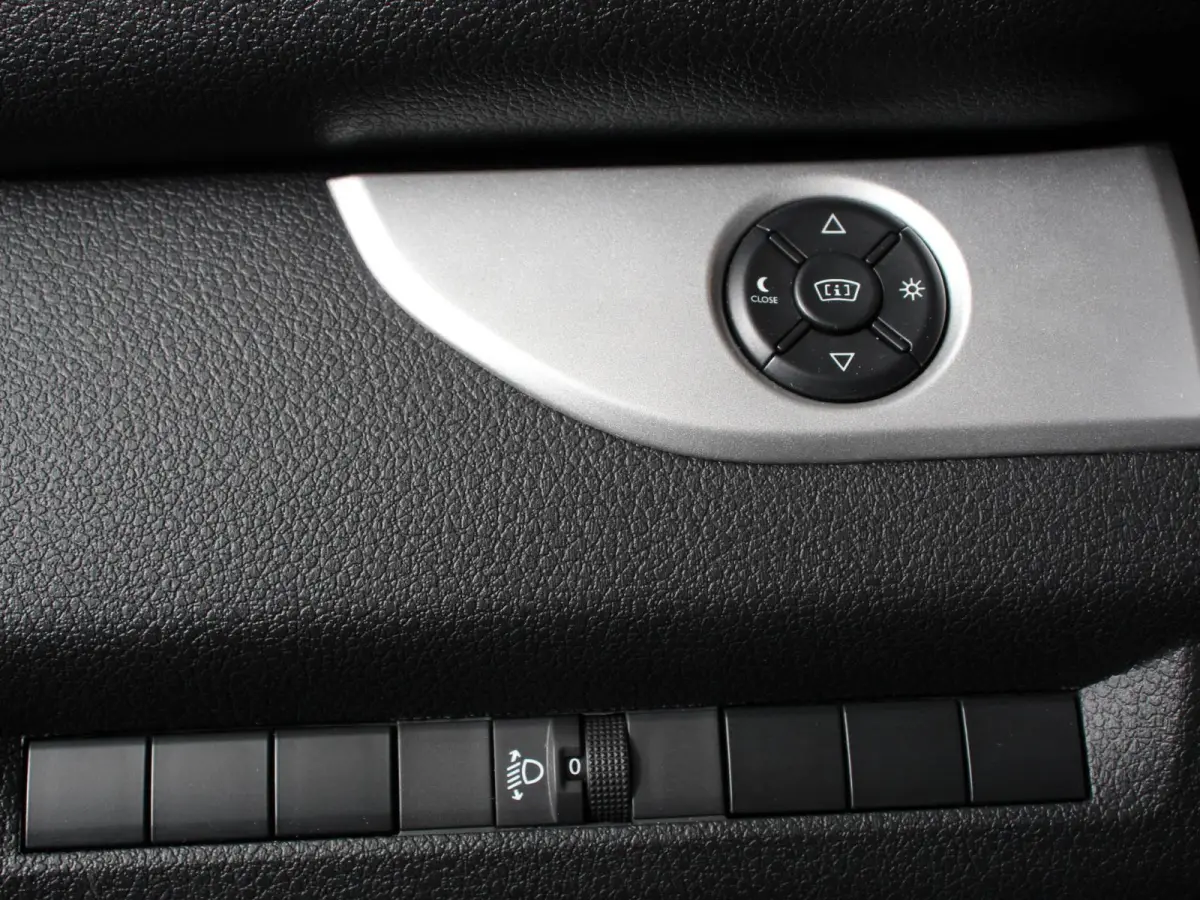 2.0 145pk L3H1 Automaat Cool 9persoons PERSONENBUS Climate Control Camera Dab Adaptive Cruise Control Stoelverwarming Lichtmetalen velgen