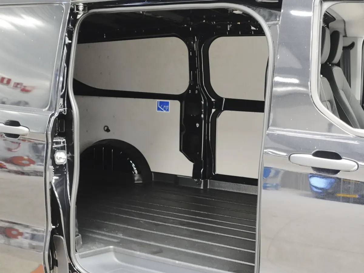 300 2.0 TDCI L2H1 Trend Automaat Airco Navigatie Cruise Navi Trekhaak