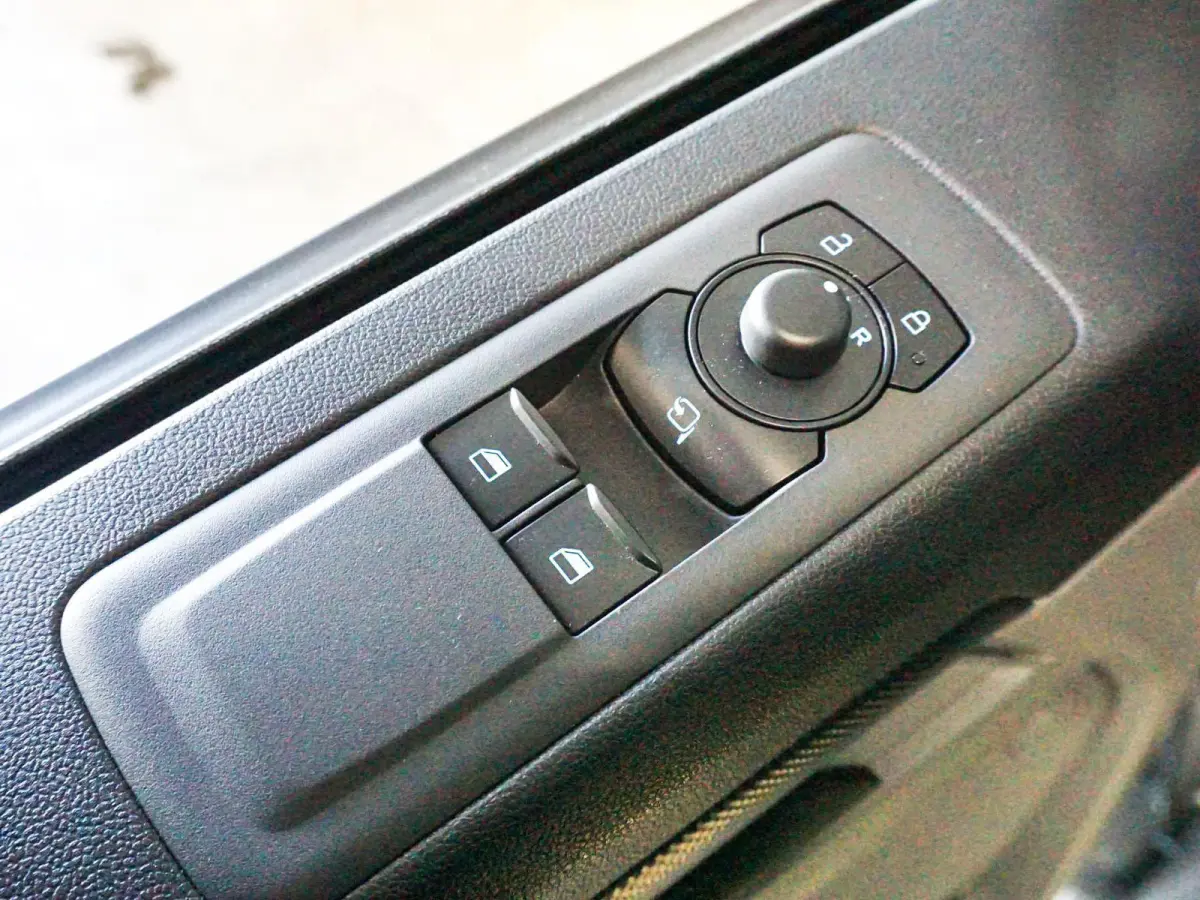 300 2.0 TDCI L2H1 Trend Automaat Airco Navigatie Cruise Navi Trekhaak