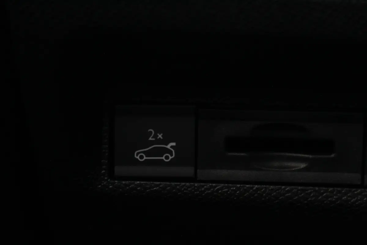 1.2 Hybrid 145 e-DCS6 GT | 360 Cam | Elek. Achterklep | Adaptive Cruise | Memory | Massage | Stoel & Stuur Verw. | | 360 Cam | Elek. Achterklep | Adaptive Cruise | Memory | Massage | Stoel &