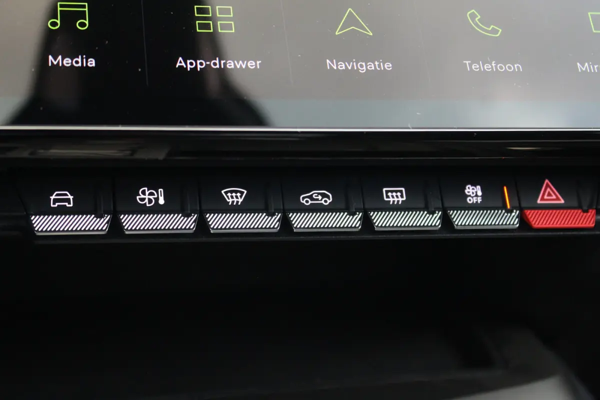 1.2 Hybrid 145 e-DCS6 GT | 360 Cam | Elek. Achterklep | Adaptive Cruise | Memory | Massage | Stoel & Stuur Verw. | | 360 Cam | Elek. Achterklep | Adaptive Cruise | Memory | Massage | Stoel &