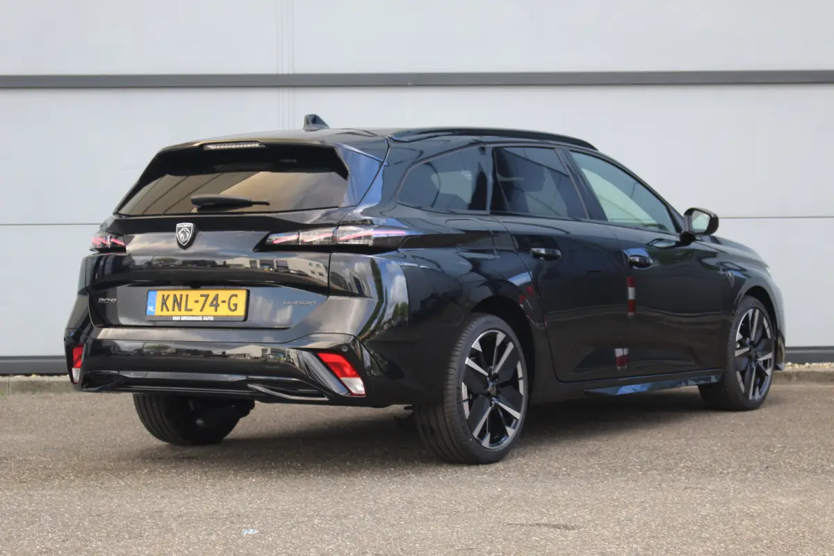 1.2 Hybrid 145 e-DCS6 GT | 360 Cam | Elek. Achterklep | Adaptive Cruise | Memory | Massage | Stoel & Stuur Verw. | | 360 Cam | Elek. Achterklep | Adaptive Cruise | Memory | Massage | Stoel &