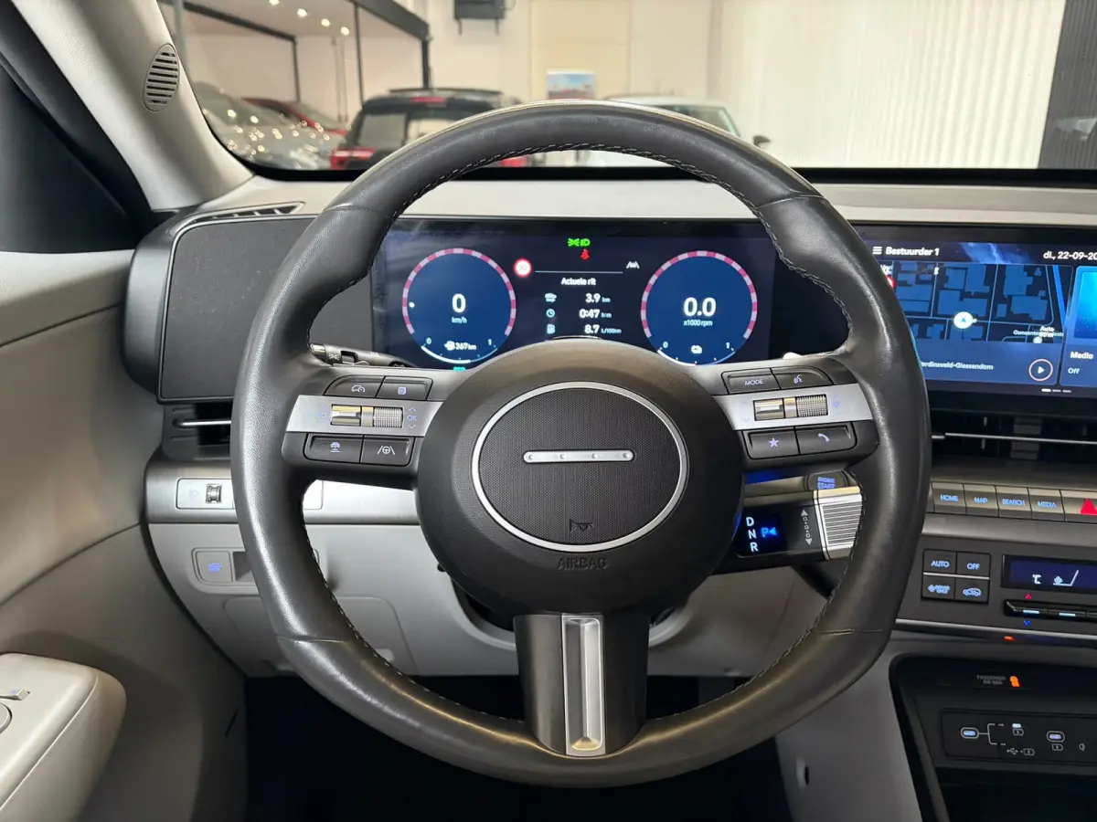1.6 GDI HEV Comfort PANO KEYLESS CAM FULL OPTION