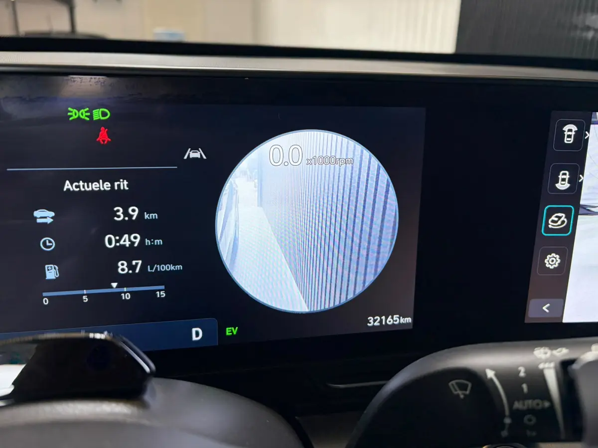 1.6 GDI HEV Comfort PANO KEYLESS CAM FULL OPTION