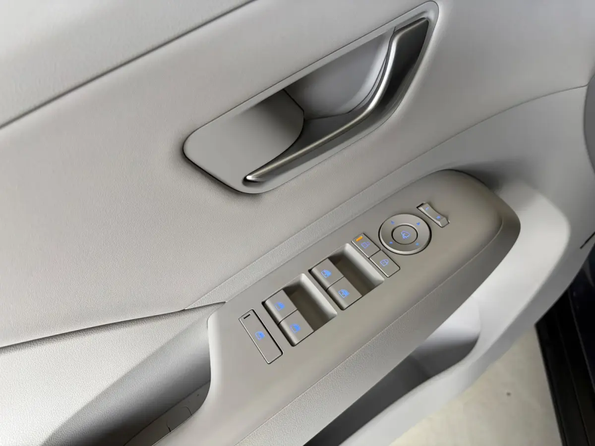 1.6 GDI HEV Comfort PANO KEYLESS CAM FULL OPTION