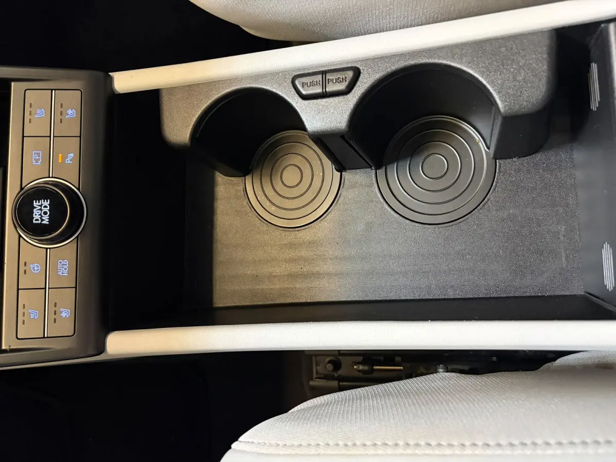 1.6 GDI HEV Comfort PANO KEYLESS CAM FULL OPTION
