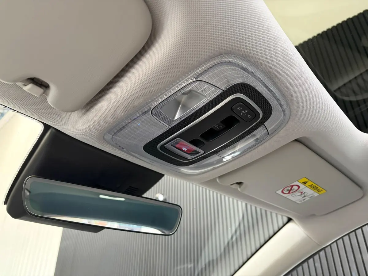 1.6 GDI HEV Comfort PANO KEYLESS CAM FULL OPTION
