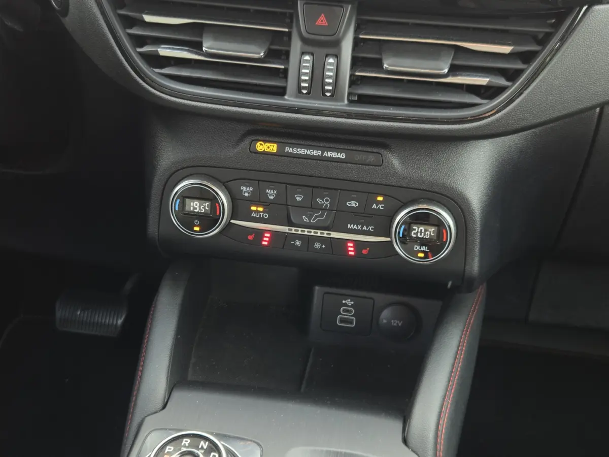 2.5 PHEV ST-Line | Carplay | Cruise | Achteruitrij camera | Keyless | Stoel-stuurverw. |