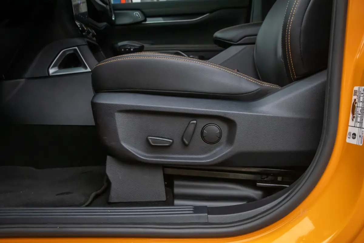 2.3 Double Cab. Phev 278pk. Wildtrack 4WD | Trekhaak | Camera | StoelVW | Apple carplay | Ect Ect Ect