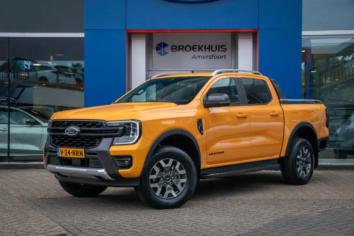 2.3 Double Cab. Phev 278pk. Wildtrack 4WD | Trekhaak | Camera | StoelVW | Apple carplay | Ect Ect Ect