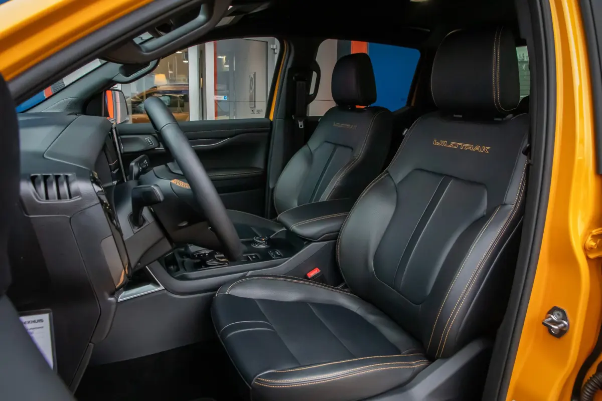 2.3 Double Cab. Phev 278pk. Wildtrack 4WD | Trekhaak | Camera | StoelVW | Apple carplay | Ect Ect Ect