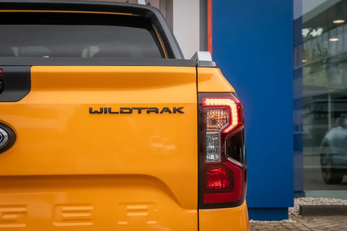 2.3 Double Cab. Phev 278pk. Wildtrack 4WD | Trekhaak | Camera | StoelVW | Apple carplay | Ect Ect Ect