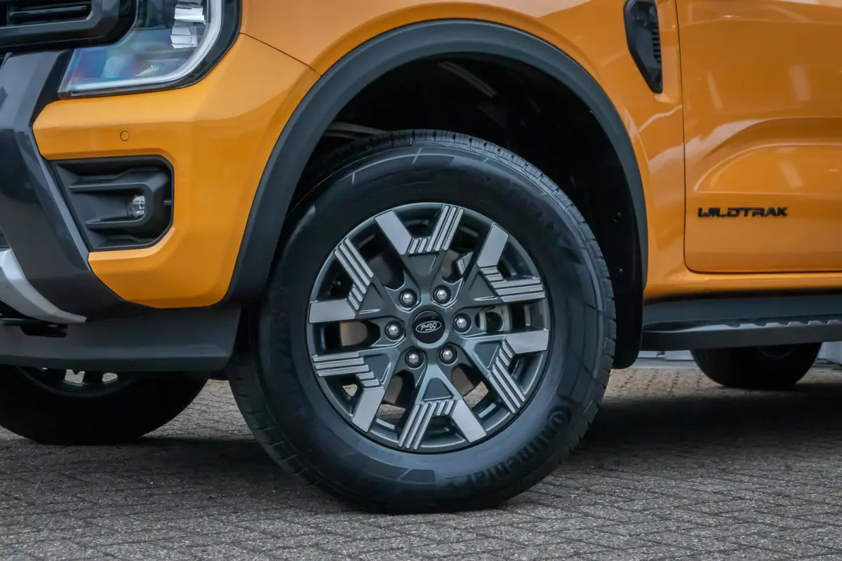 2.3 Double Cab. Phev 278pk. Wildtrack 4WD | Trekhaak | Camera | StoelVW | Apple carplay | Ect Ect Ect