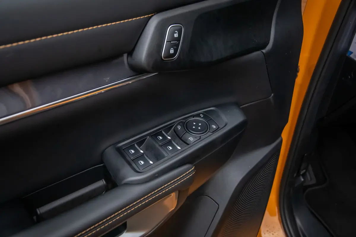 2.3 Double Cab. Phev 278pk. Wildtrack 4WD | Trekhaak | Camera | StoelVW | Apple carplay | Ect Ect Ect