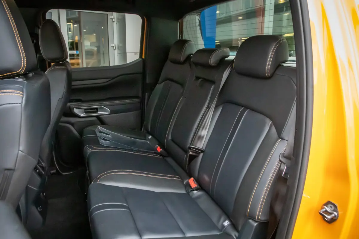 2.3 Double Cab. Phev 278pk. Wildtrack 4WD | Trekhaak | Camera | StoelVW | Apple carplay | Ect Ect Ect