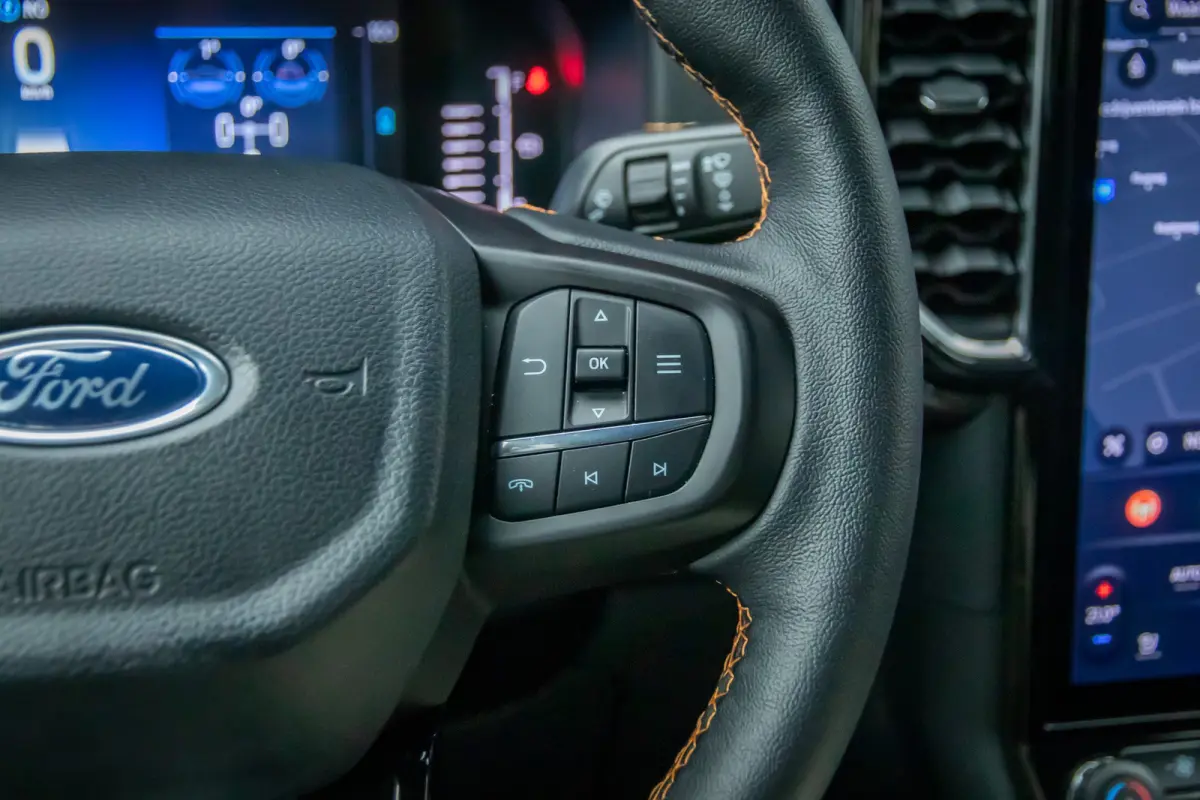 2.3 Double Cab. Phev 278pk. Wildtrack 4WD | Trekhaak | Camera | StoelVW | Apple carplay | Ect Ect Ect