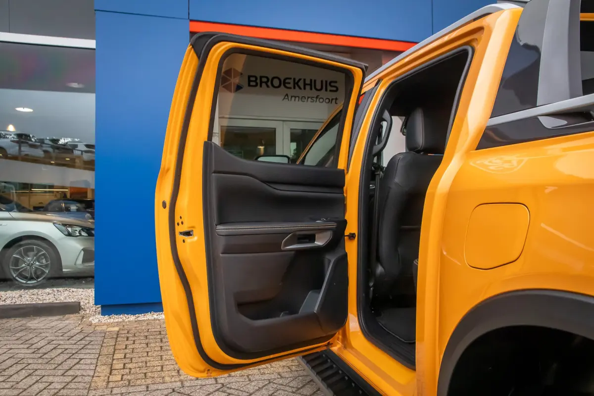 2.3 Double Cab. Phev 278pk. Wildtrack 4WD | Trekhaak | Camera | StoelVW | Apple carplay | Ect Ect Ect